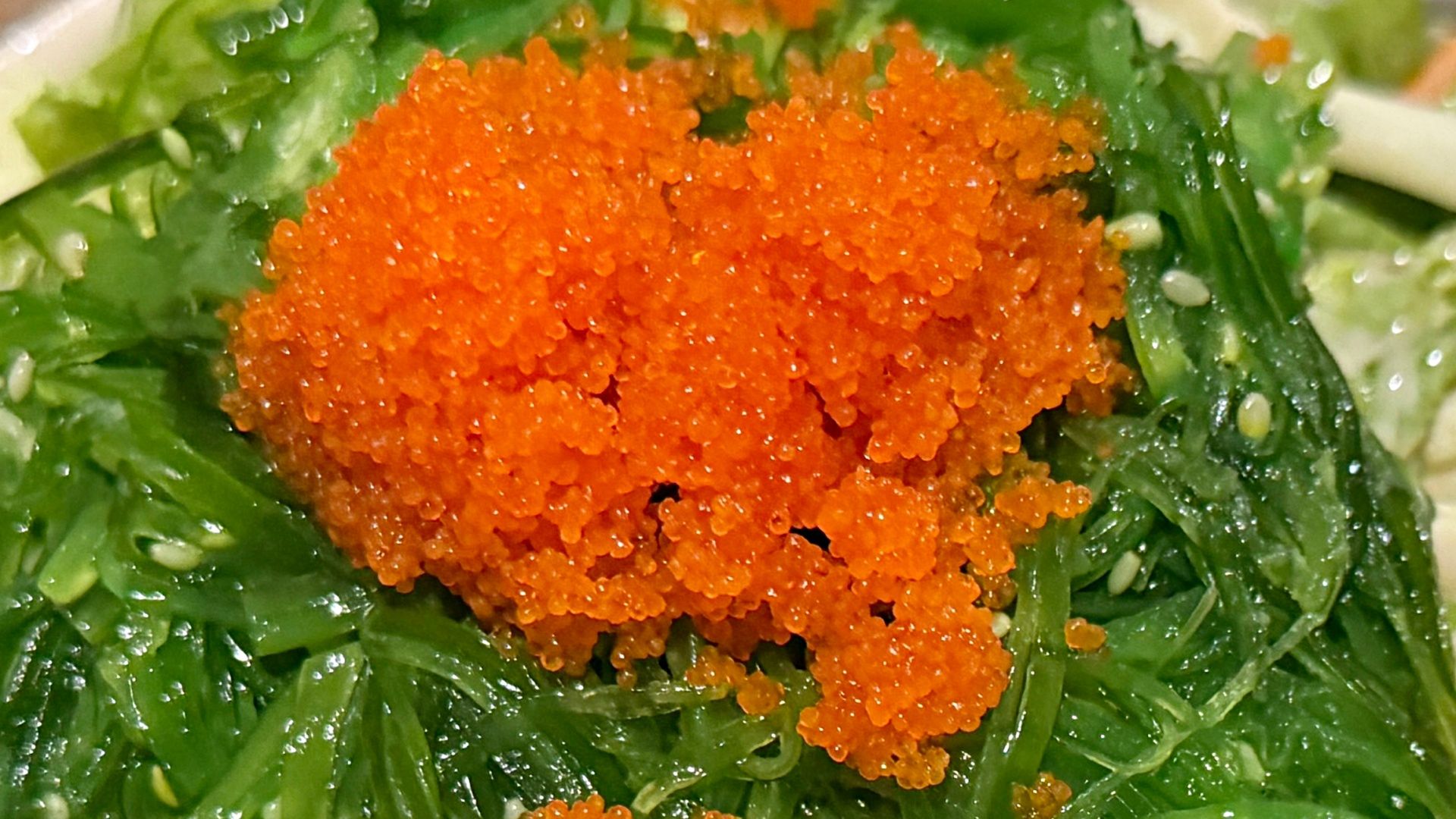 Jedni się nimi zachwycają, inni krzywią z obrzydzeniem. Niewielu odważy się skosztować