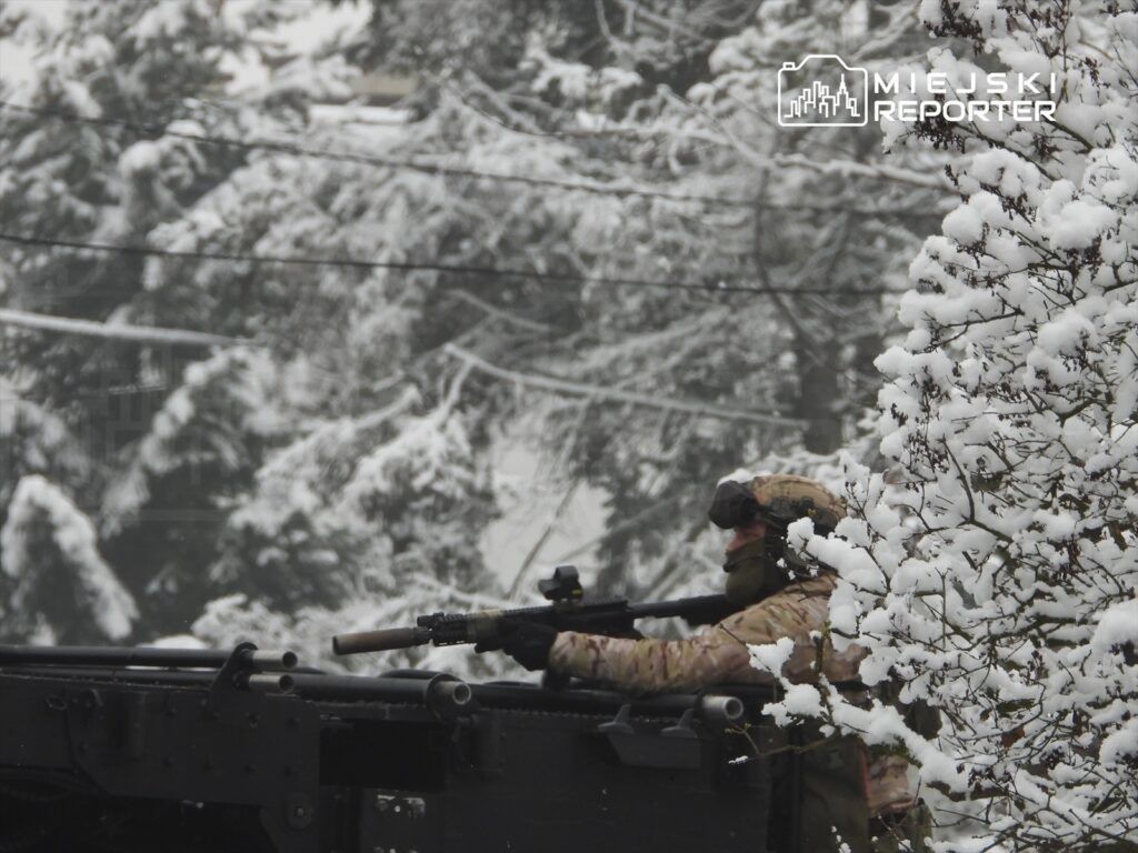 Podwójne zabójstwo na Targówku. Zdjęcia ze szturmu