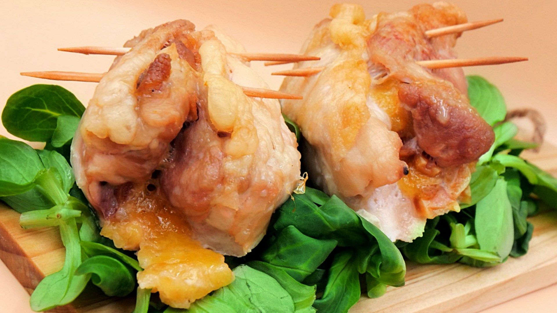 To najbardziej niedoceniana część kurczaka. Filet wypada przy niej kiepsko