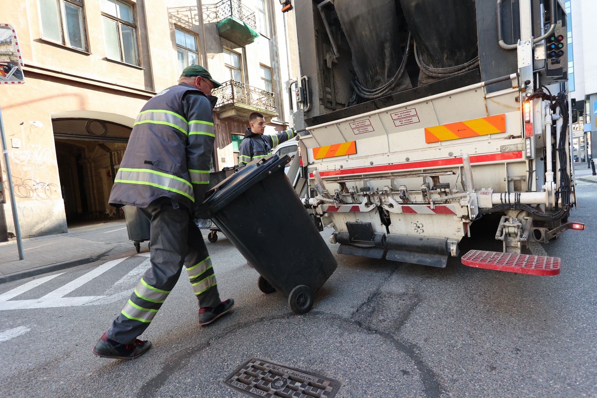 Nowe zasady segregacji. Gmina z szarymi workami