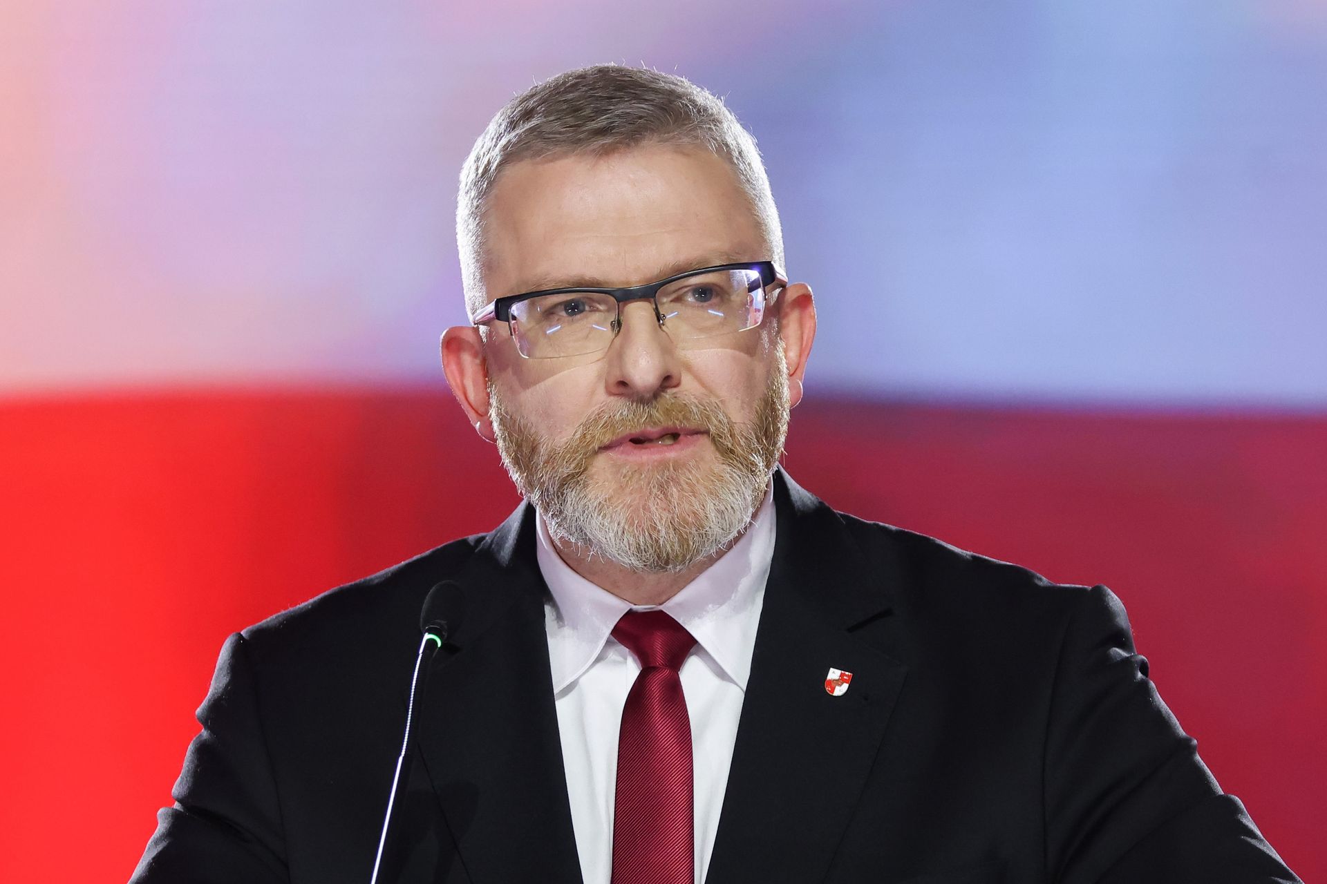 Grzegorz Braun nakręcił falę hejtu. Koncert odwołany