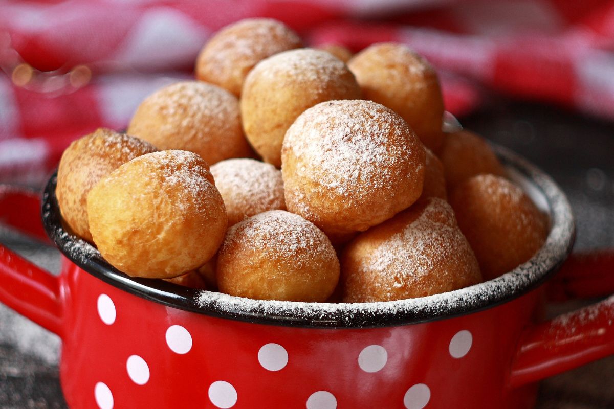 Co roku smażę na sylwestra. Z tym serkiem wychodzą kremowe i delikatne