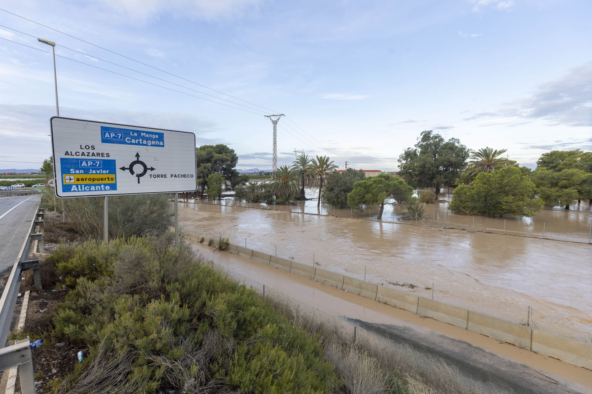 Ulewy i powodzie. Burza Alice sieje spustoszenie w Katalonii