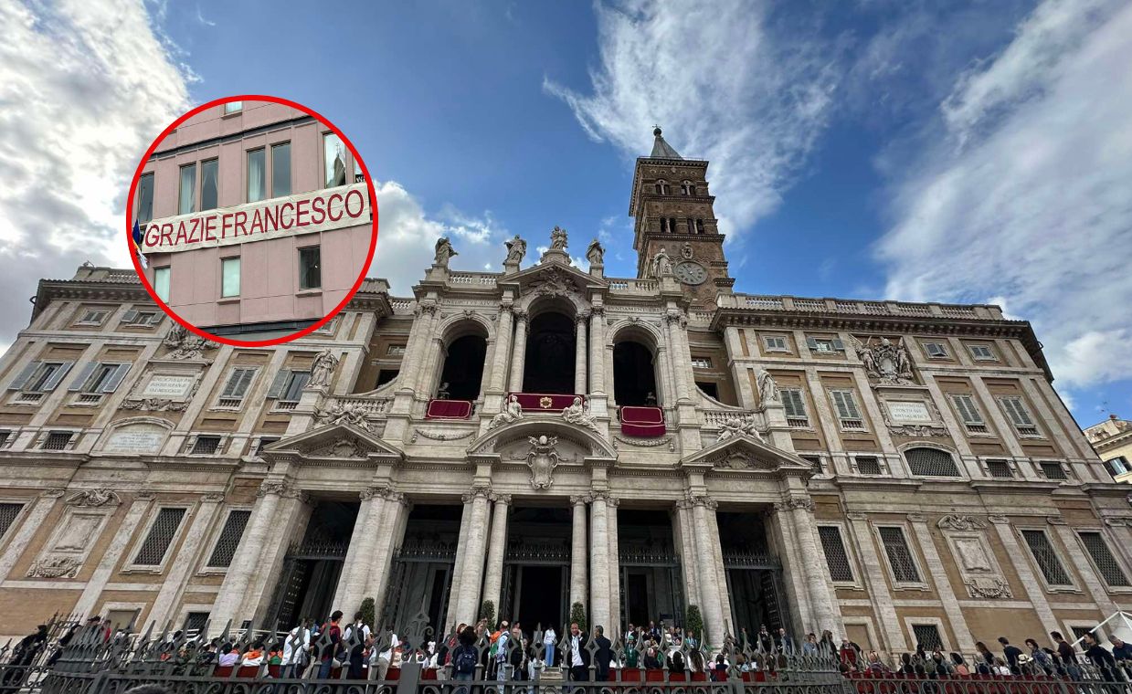 Tu zostanie pochowany Franciszek. Już teraz tłumy wiernych