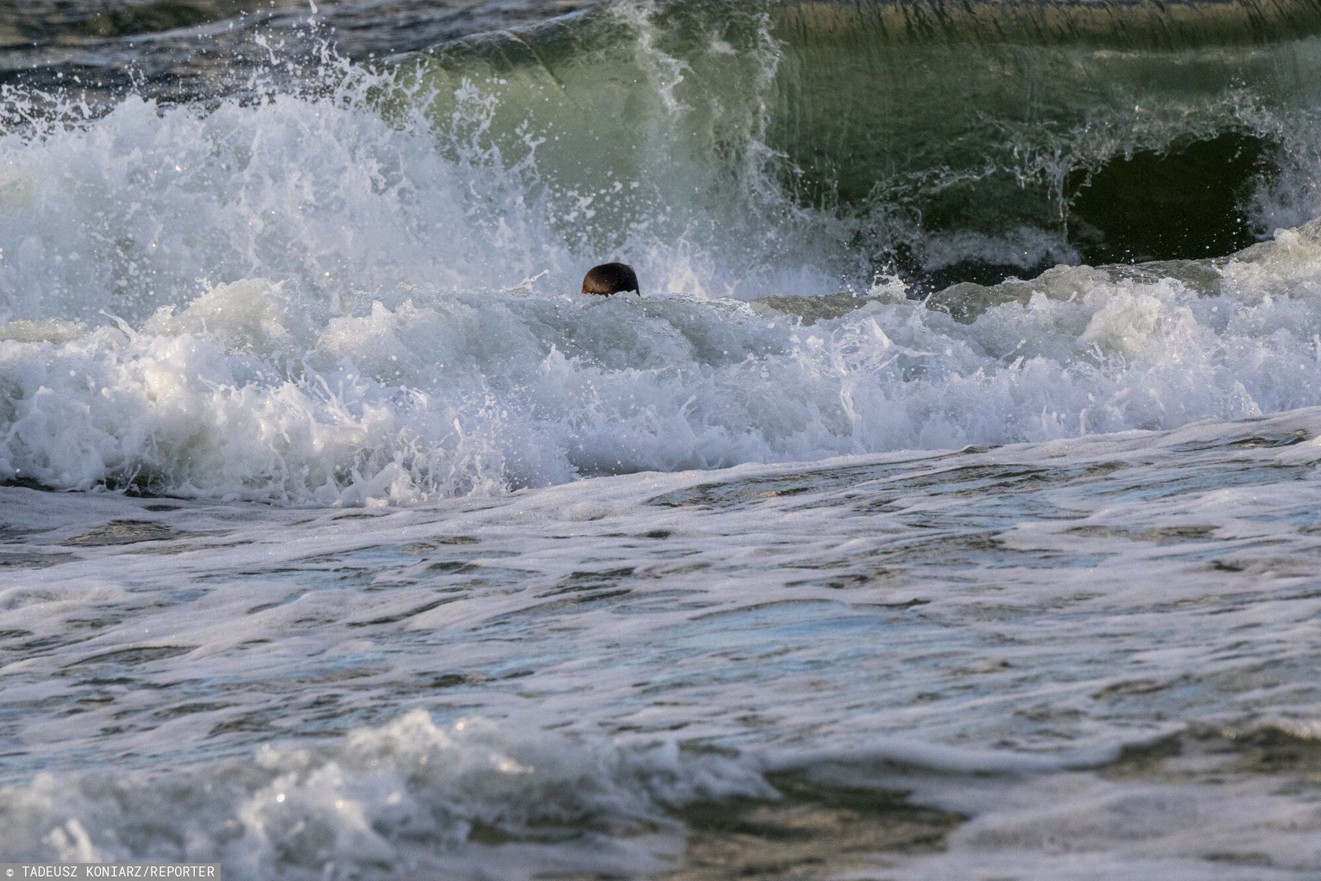 Tragedia na Teneryfie. Potężna fala porwała turystów