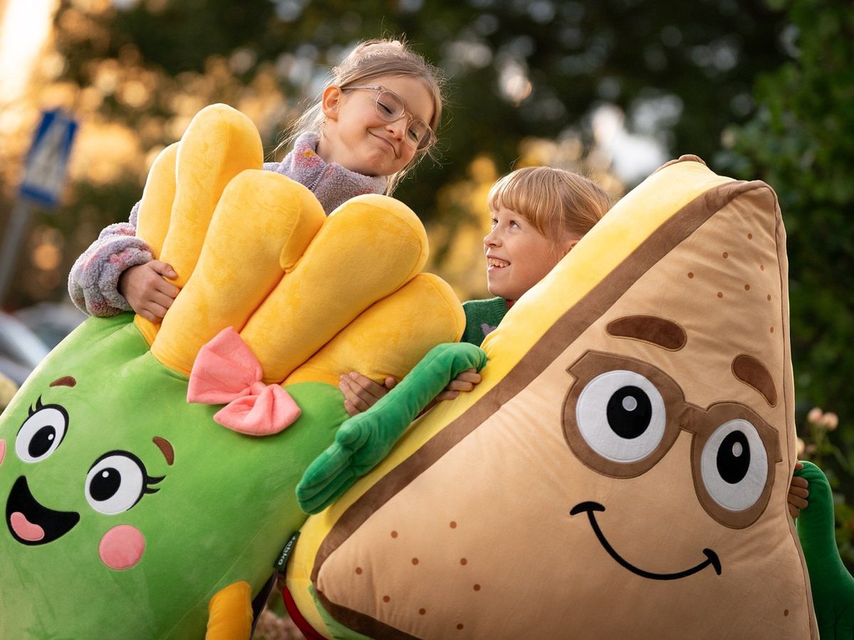 Żabka ma własny gang maskotek. Rusza z loterią „Łap GIGA Foodziki”