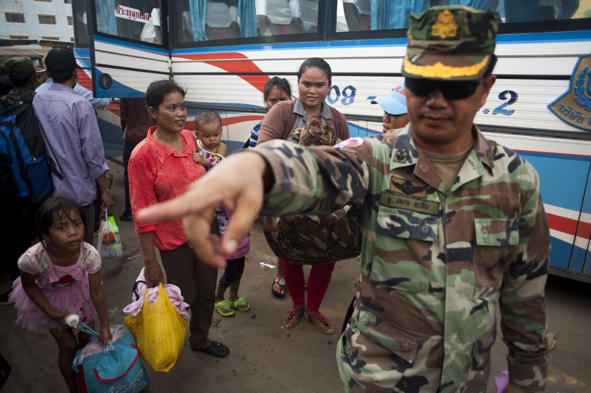 Wakacyjny raj u progu wojny. Starcia na granicy