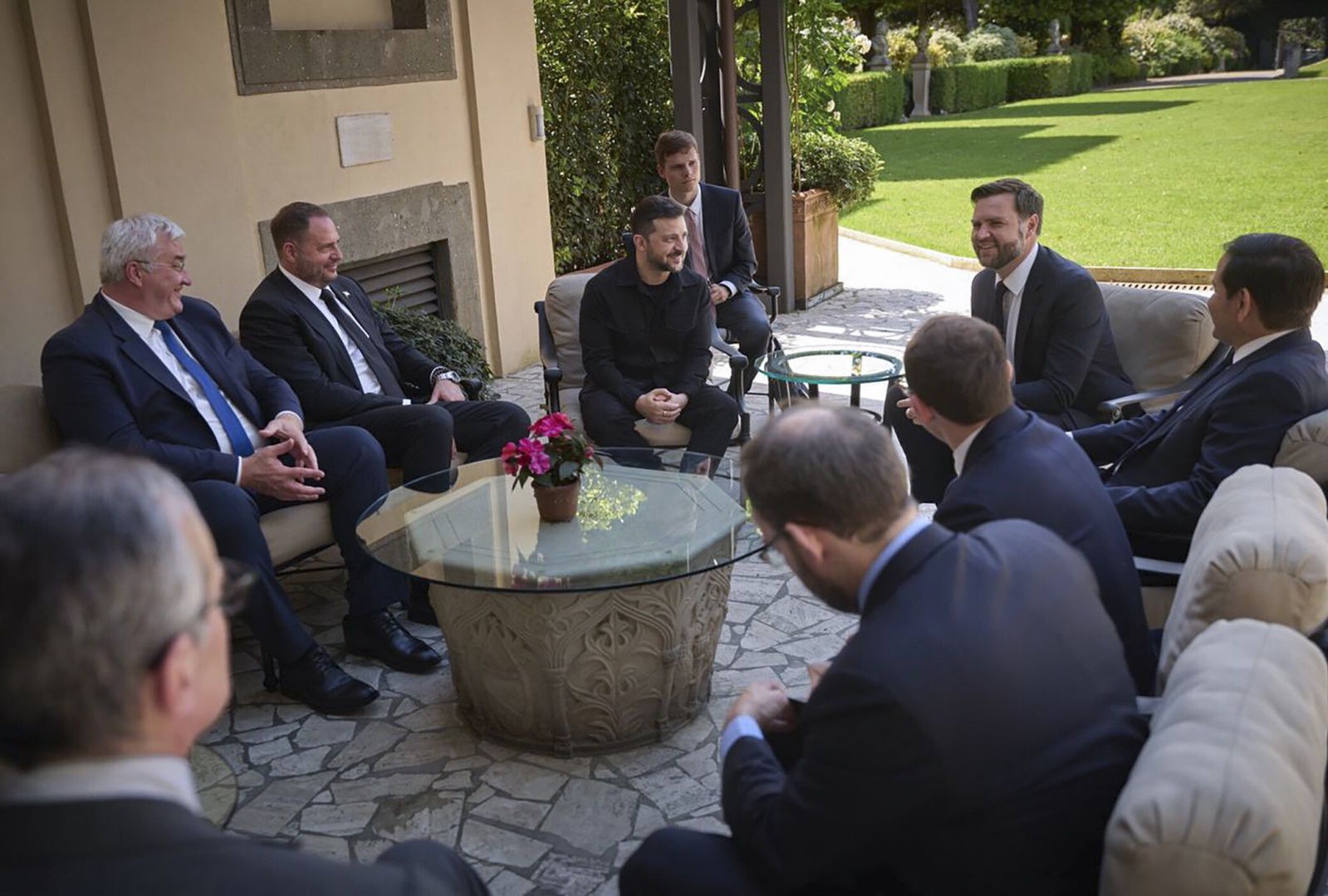 "Udane spotkanie". Zełenski o rozmowach z Vance'em i Rubio