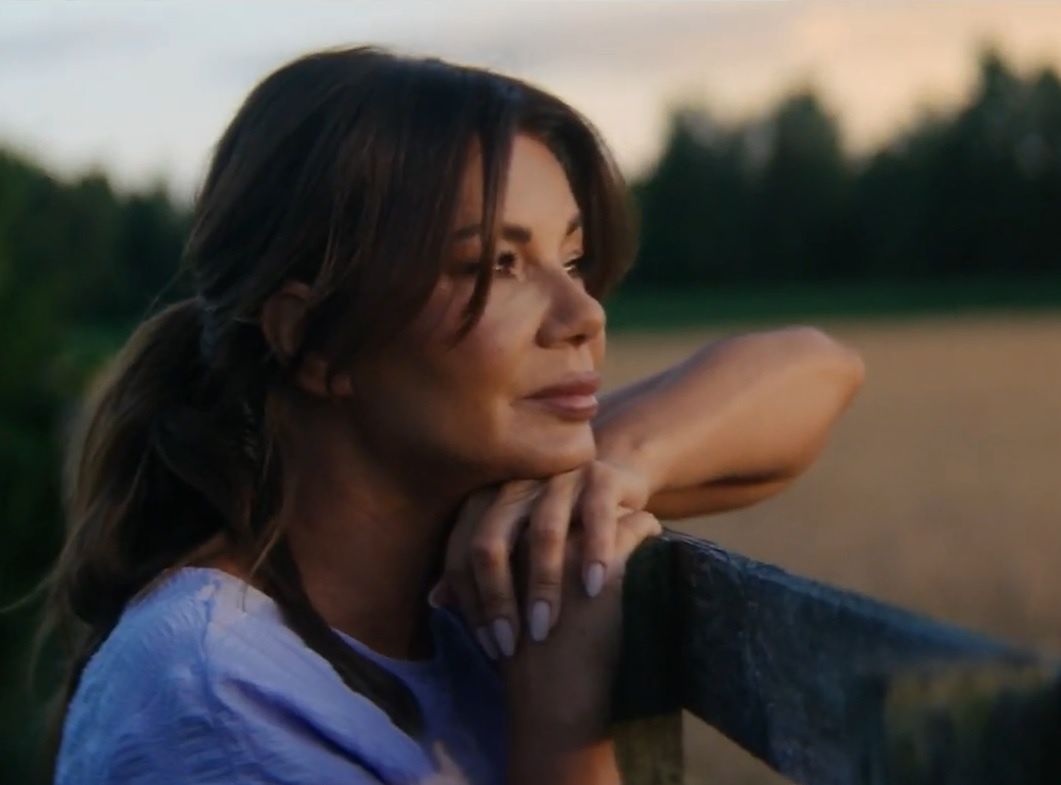 Od Eurowizji do rajskich plaż. SkyShowtime pokazuje zwiastun "Edyty Górniak"