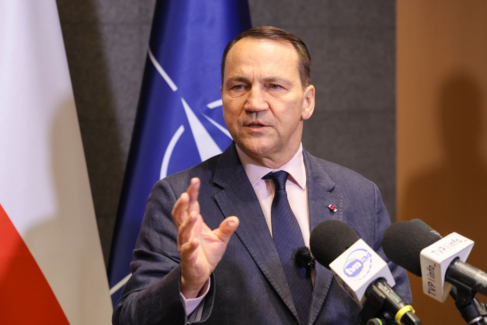 Ambasadorowie zrezygnowali. Sikorski: "Dowiedli, iż się nie nadają"
