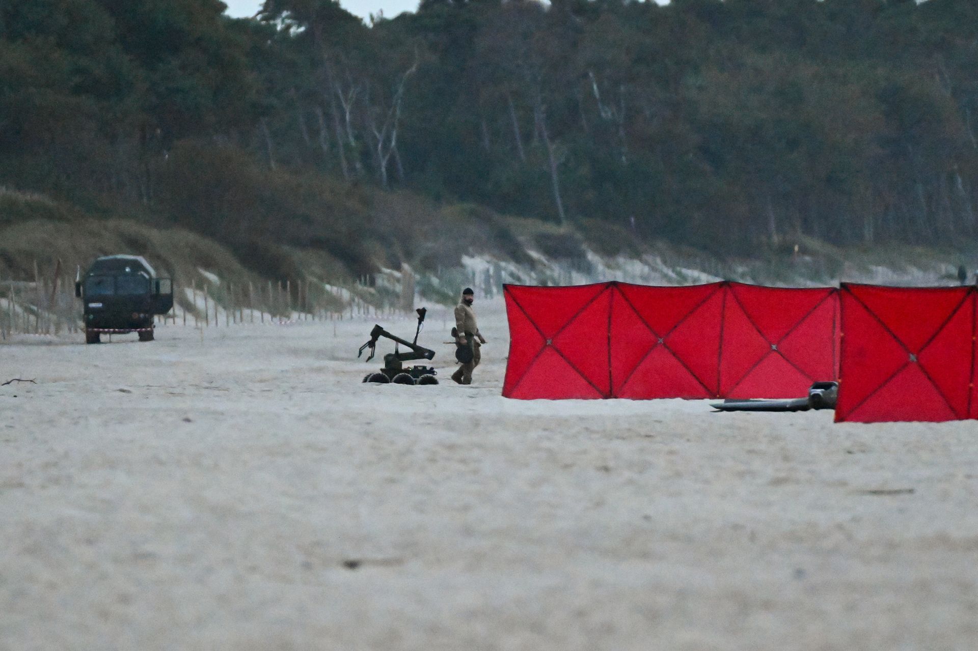 Co dalej z dronem znad Bałtyku? O losach znaleziska zdecyduje prokurator