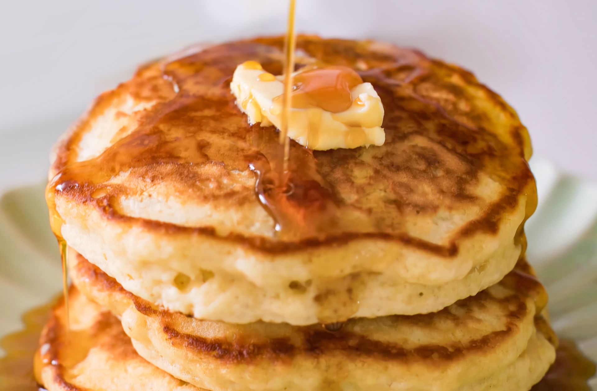 Łączę włoski serek z mąką i jajkami. W kwadrans mam cały talerz puszystych placuszków