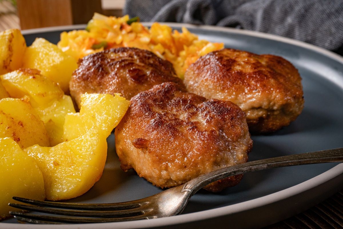 Dodaję do mięsa mielonego. Kotlety wychodzą soczyste i mają szlachetniejszy smak