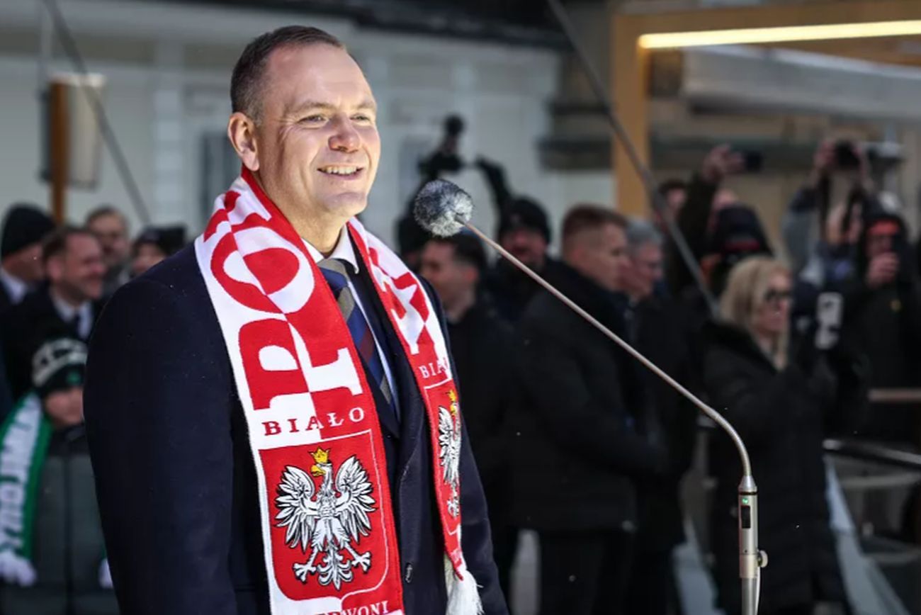 "Materiały robocze". Co ukrywa prezydent Karol Nawrocki ws. kiboli?