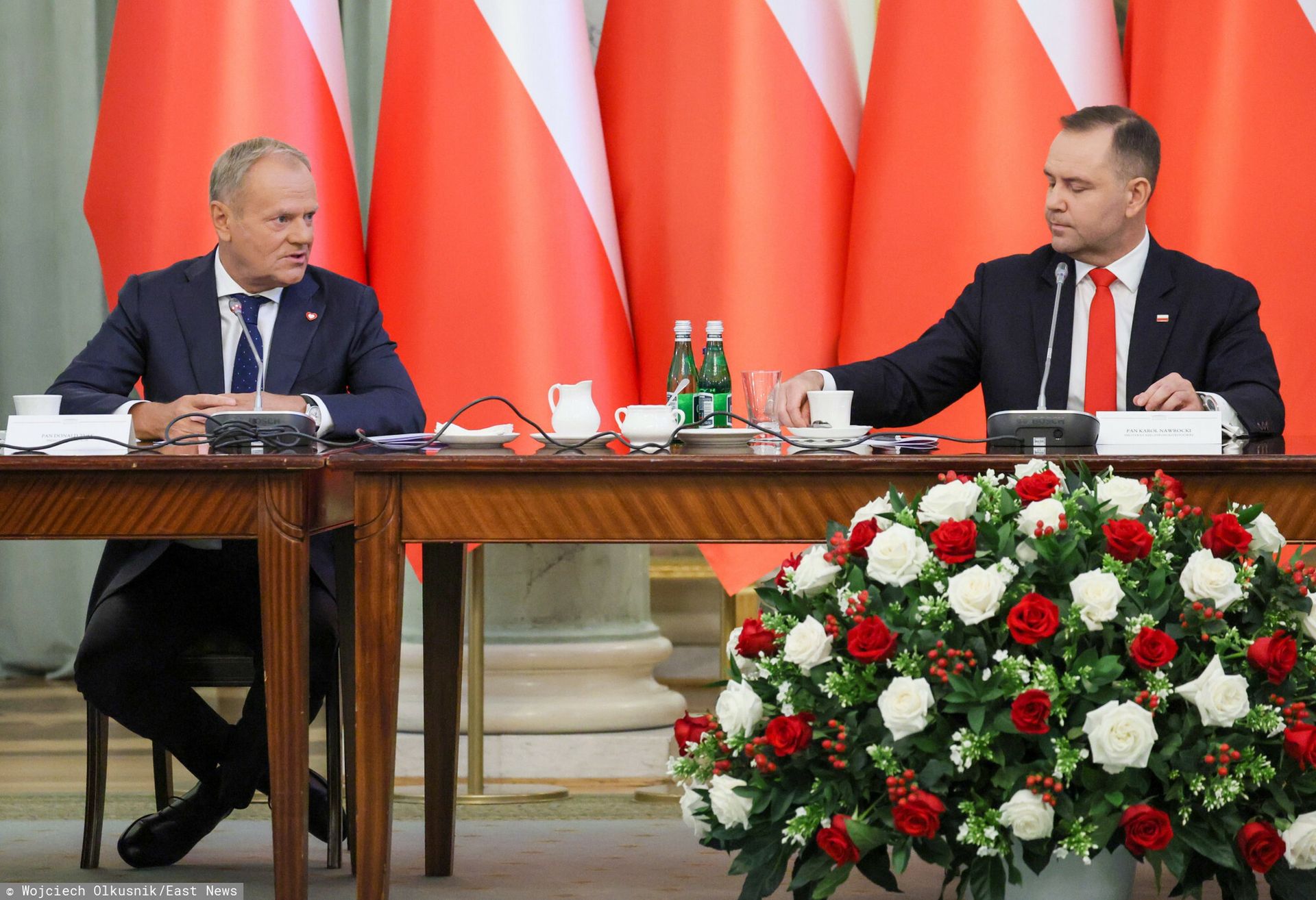 Walka między pałacami. Konflikt narasta