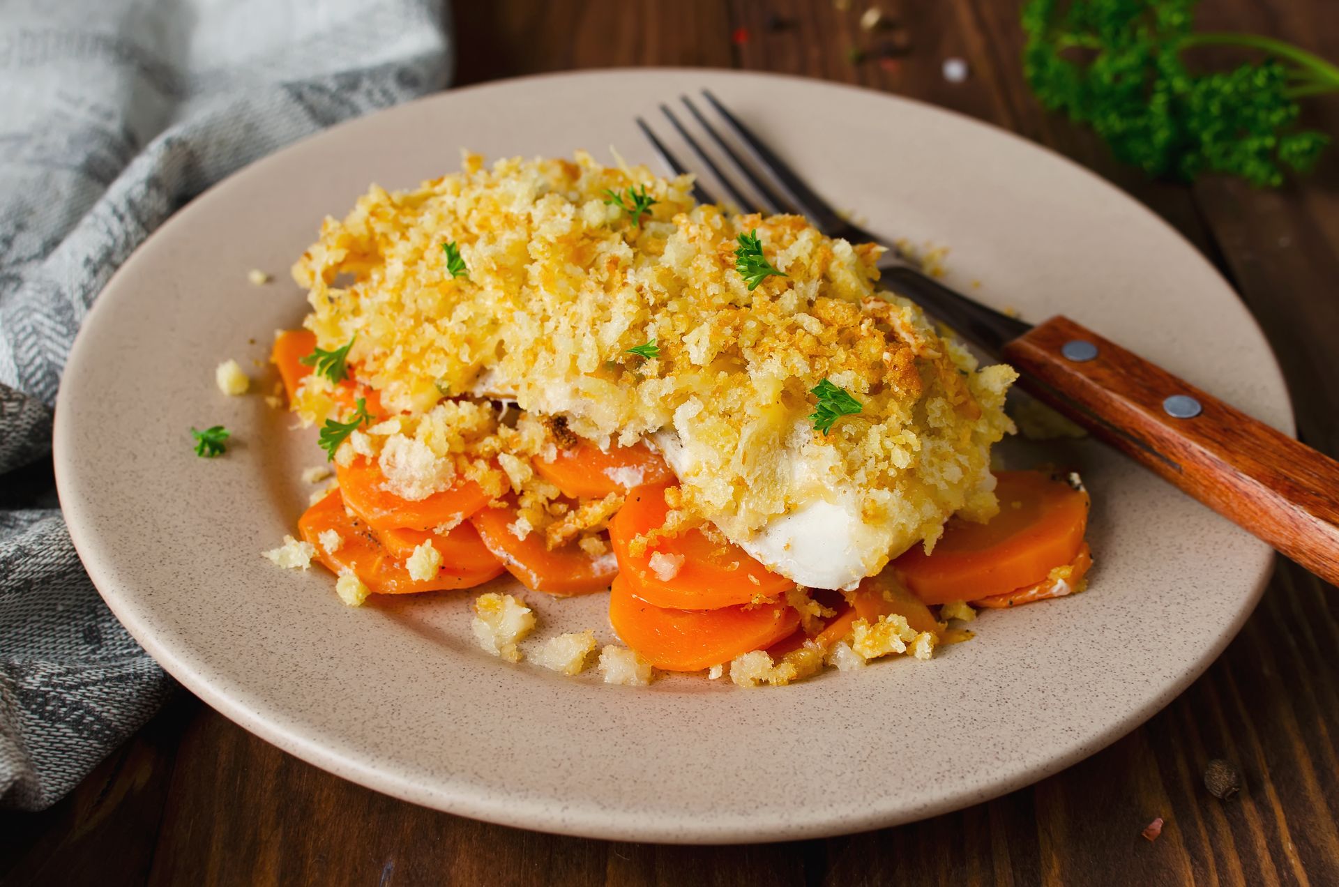 Biała ryba pod kruszonką. Składniki pewnie masz w kuchni, a robi się błyskawicznie