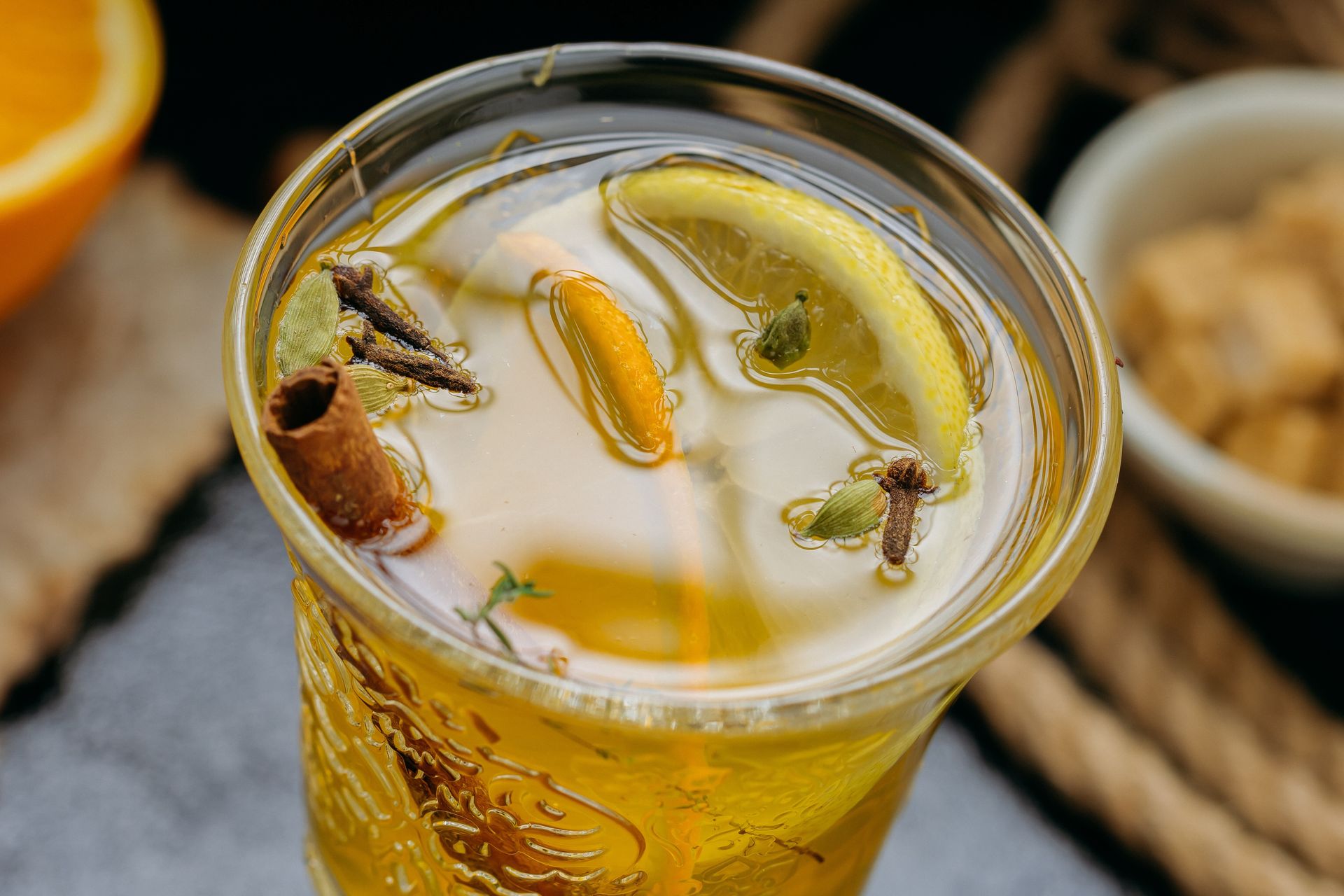 Na zimę robię kilka takich słoiczków. Jesienią i zimą herbata z nimi smakuje rewelacyjnie