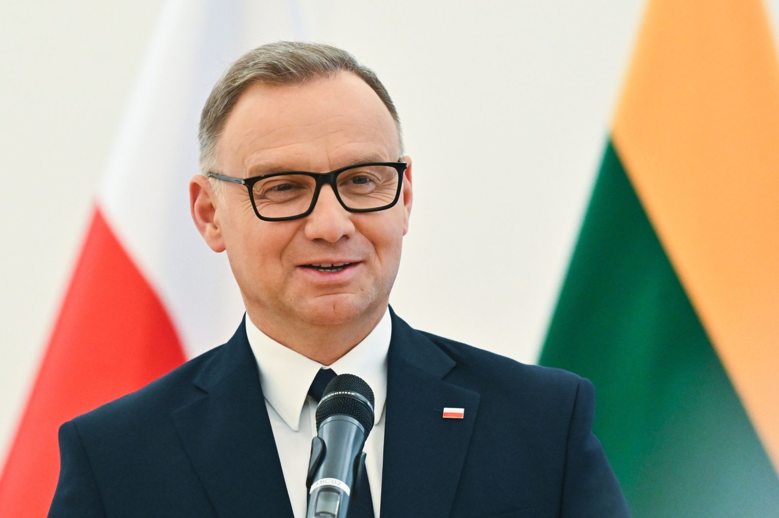 Narciarz wprost o rządzie Papy: "Musi upaść"