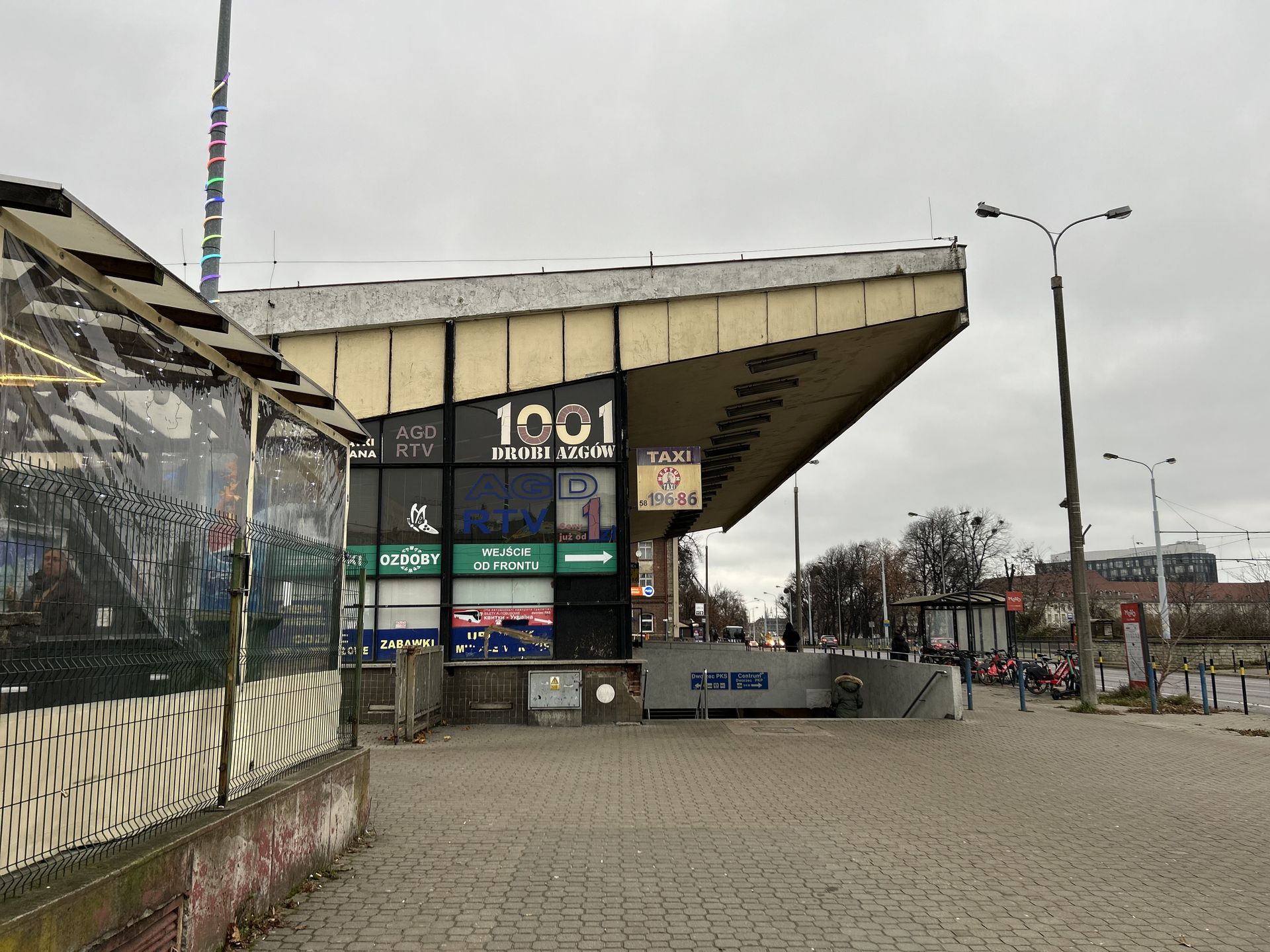 Konserwator odmówił ochrony dworca PKS w Gdańsku. "To, co zniknie, już nigdy nie wróci"