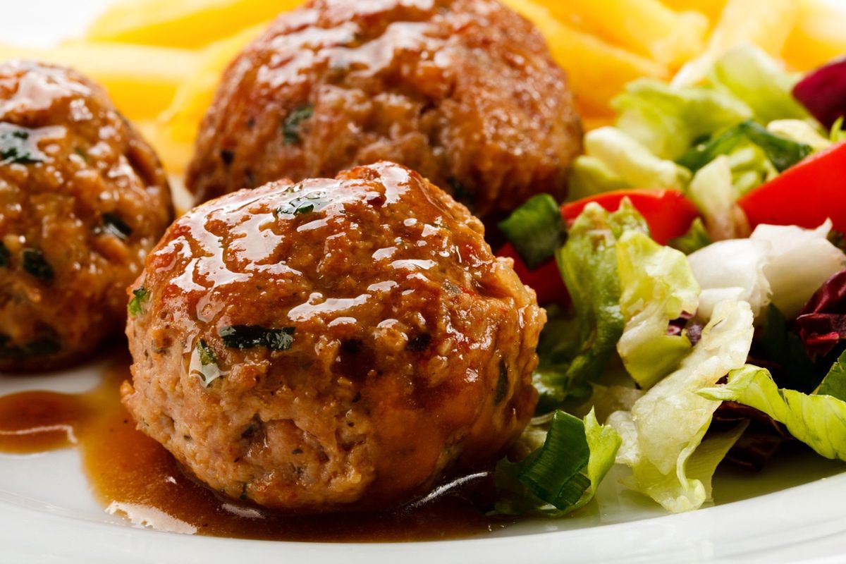 Dodałam do mielonych. Kotlety wyszły pyszne z delikatnym wnętrzem i chrupiącą skórką