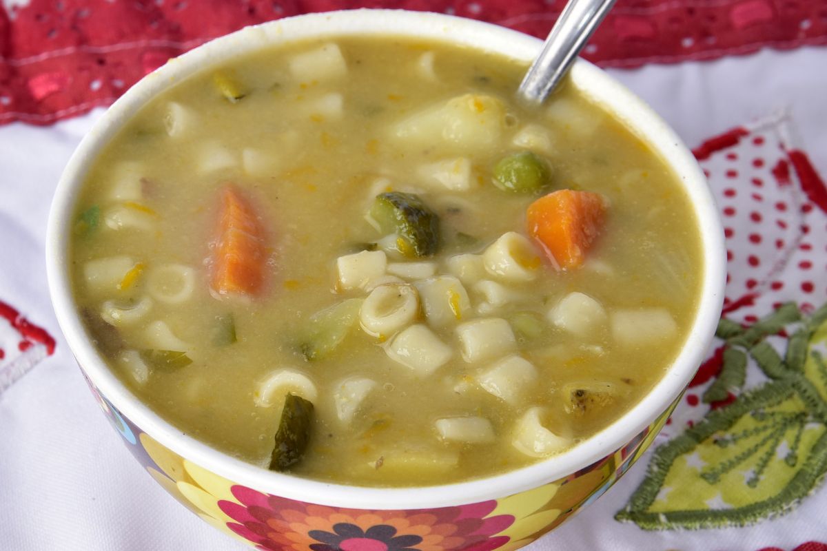 Ani ziemniaki, ani ryż. Do zupy ogórkowej wrzucam inny dodatek i każdy prosi o dokładkę