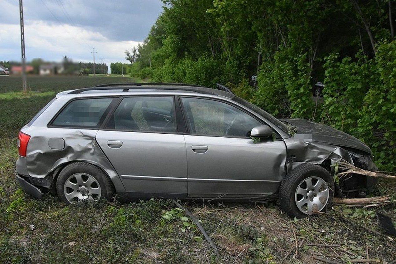 Policjanci aż nie dowierzali. Pijana matka tak wiozła dzieci