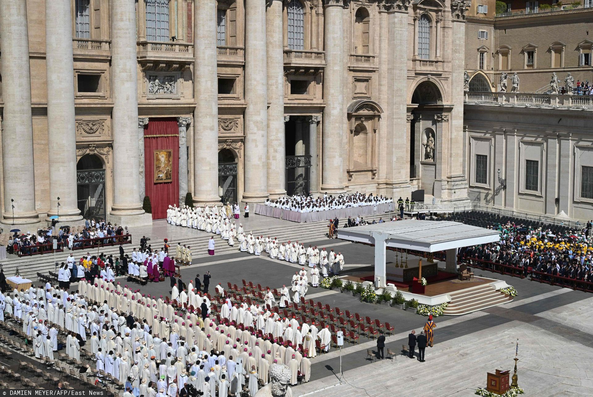 Delegacja na pogrzeb papieża Franciszka. Kto zapłacił za lot do Watykanu?