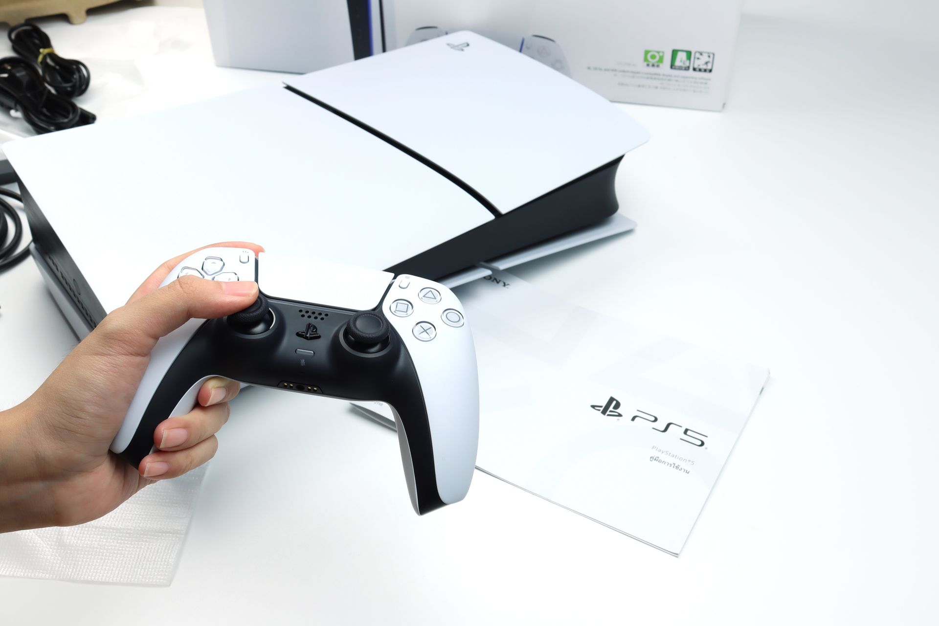 PlayStation 5 Slim w nowej rewizji. Sony zmieniło wnętrze konsoli