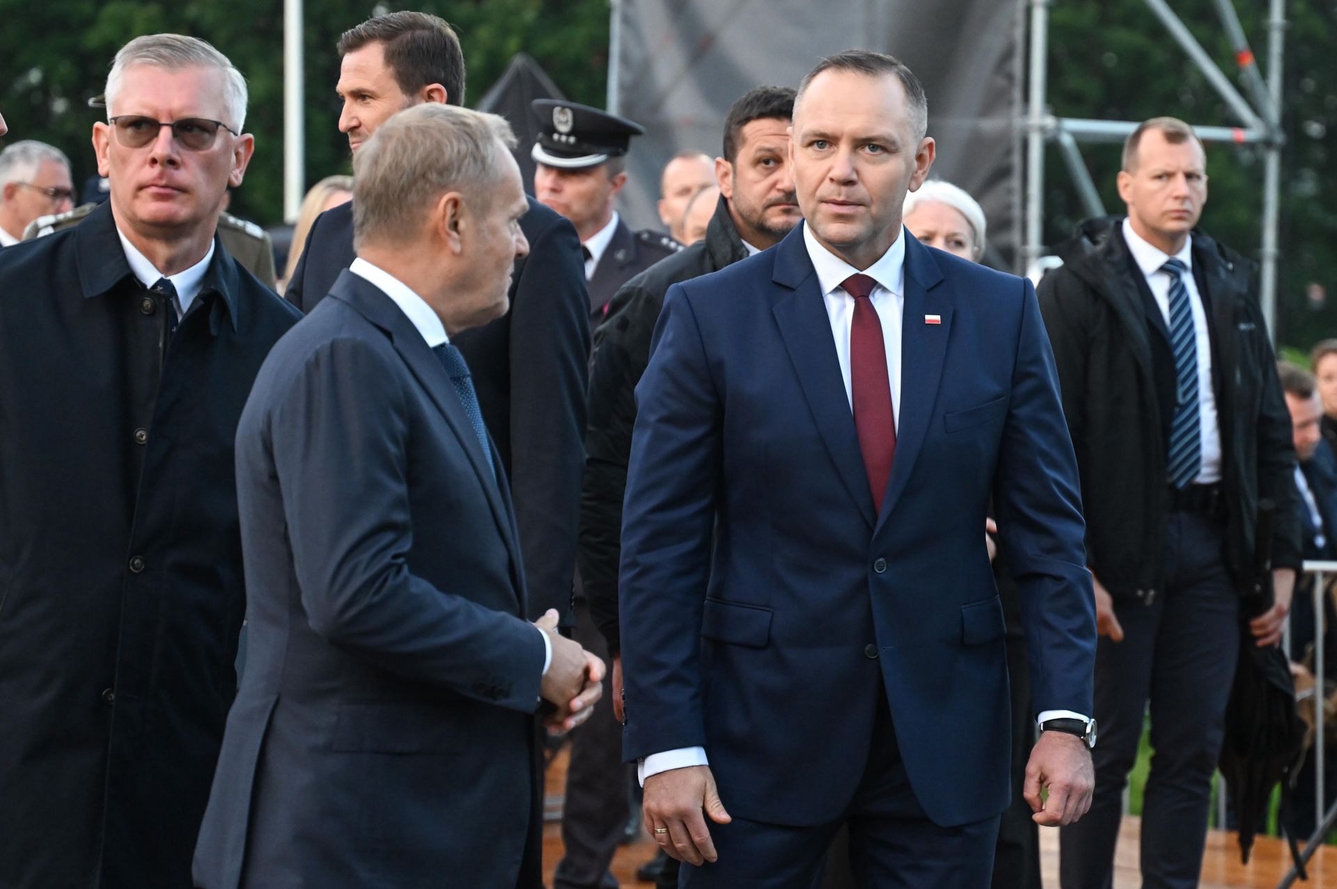 Nawrocki nie odbiera telefonu? Zaskakująca sugestia Tuska