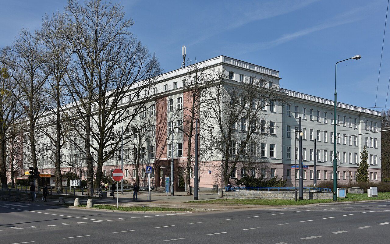 NFZ chce edukować o otyłości dzieci. Szuka agencji do kampanii