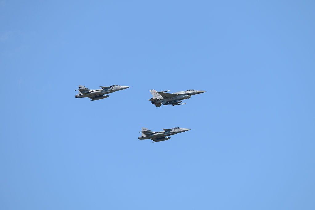 Myśliwce poderwane. Jest komunikat Dowództwa Operacyjnego RSZ