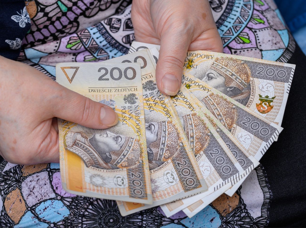 600 zł na nocleg dla emeryta. Oto warunki nowego programu