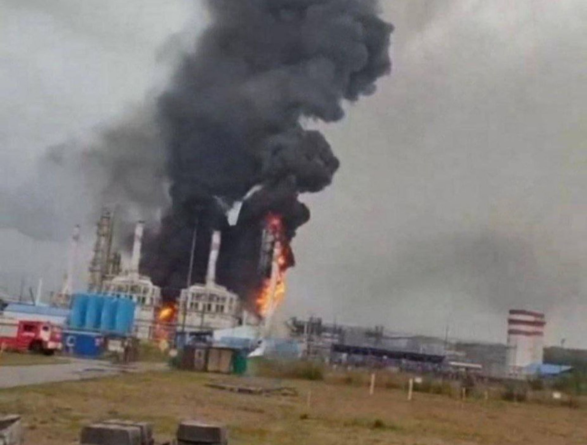 Atak dronów. Gigantyczny pożar w porcie