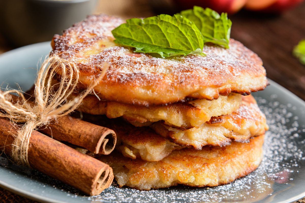 Zamiast na patelnię, wrzucam do airfryera. Smakują jak od babci, a mają mniej kalorii