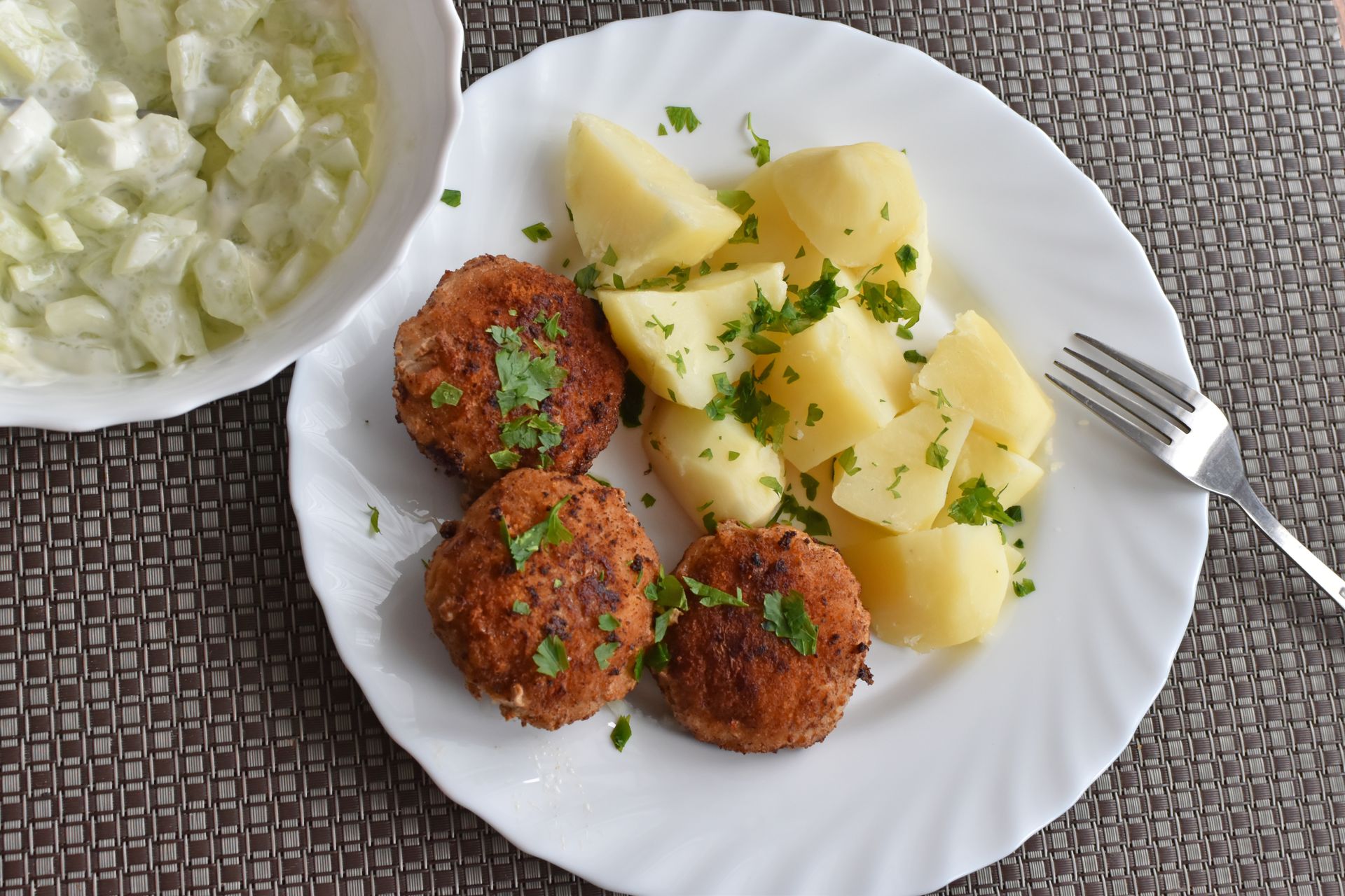 Nigdy więcej nie zjesz suchych mielonych! Dodaj ten składnik