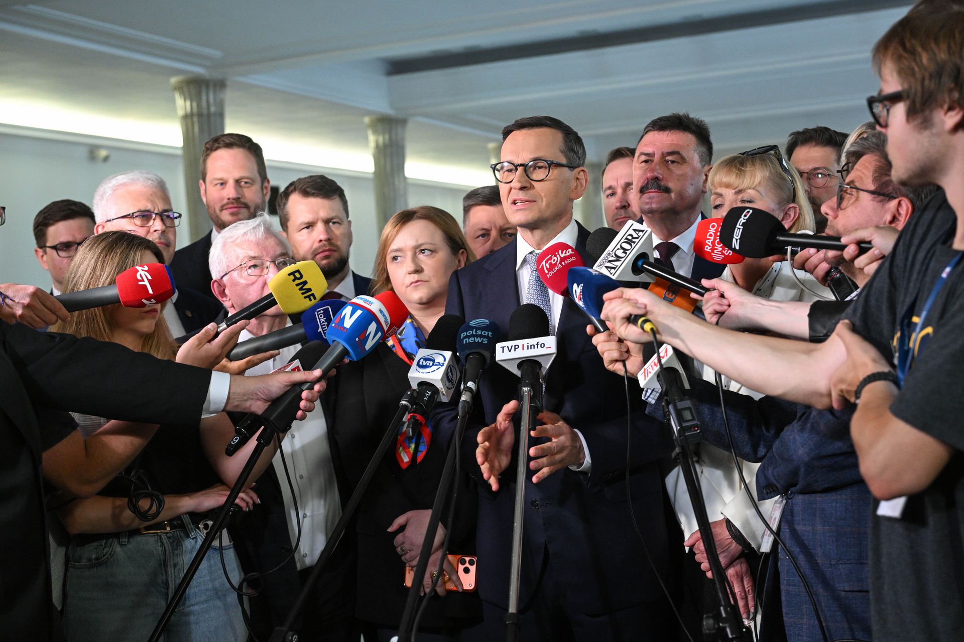 Nowy "klub milionerów" przy Morawieckim? Trzech polityków z majątkiem ponad 150 mln zł