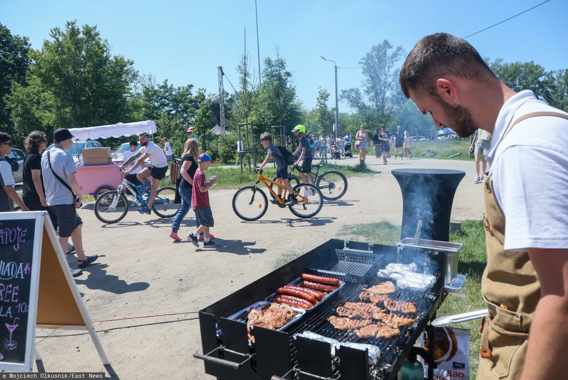 Polacy zmieniają przyzwyczajenia. Sezon grillowy pod lupą GUS