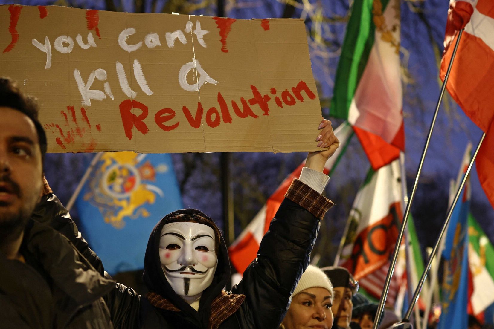 Rośnie liczba ofiar w Iranie. "Zdecydowanie potępiamy"