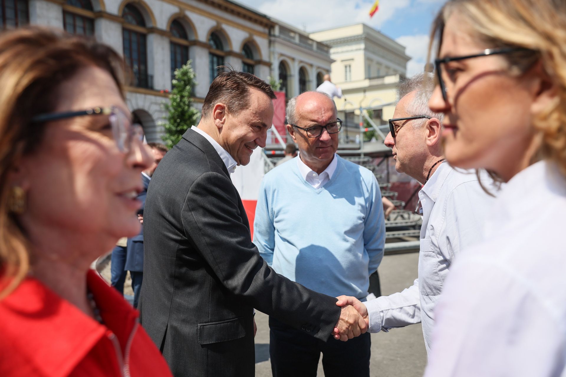 "Znacie taki film?". Czarzasty krzyczał na marszu Trzaskowskiego