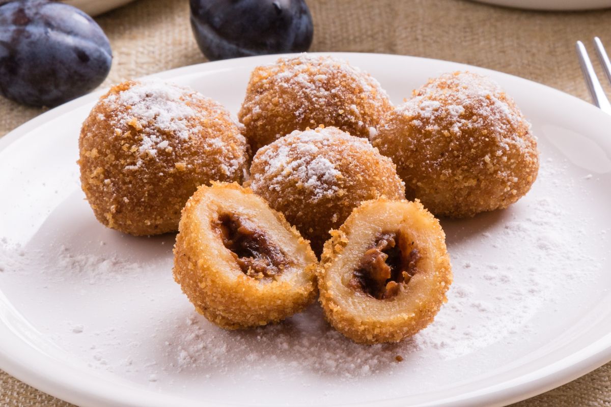 Zrób ze mną knedle bez zwykłych ziemniaków. Konsystencja ciasta zachwyca