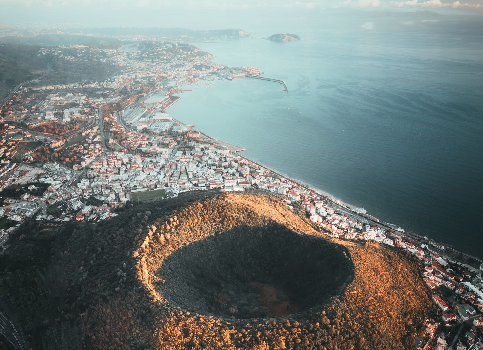 AI odkrywa ukryte struktury Campi Flegrei. Mogą wywołać silne wstrząsy