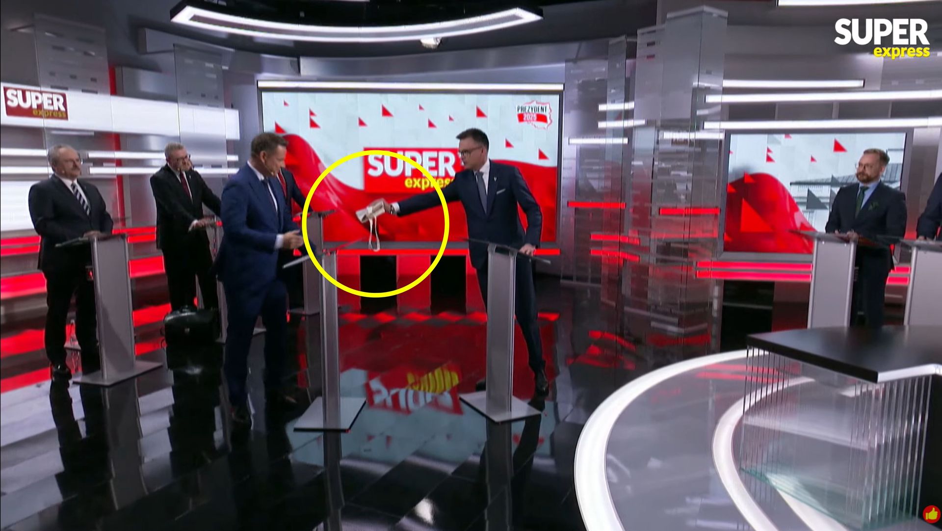 Hołownia też wezwał Trzaskowskiego. Miał mu coś do przekazania