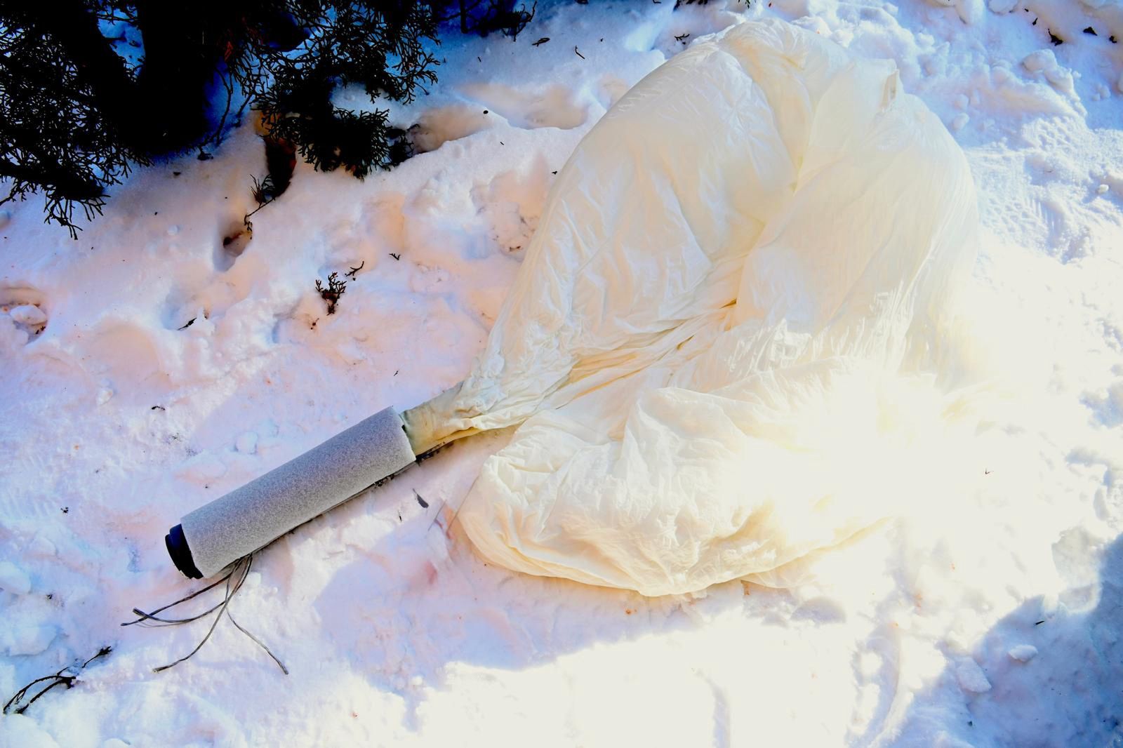 Policja pokazuje, co znalazła w Lubartowie. "Porwana część czaszy balonu"