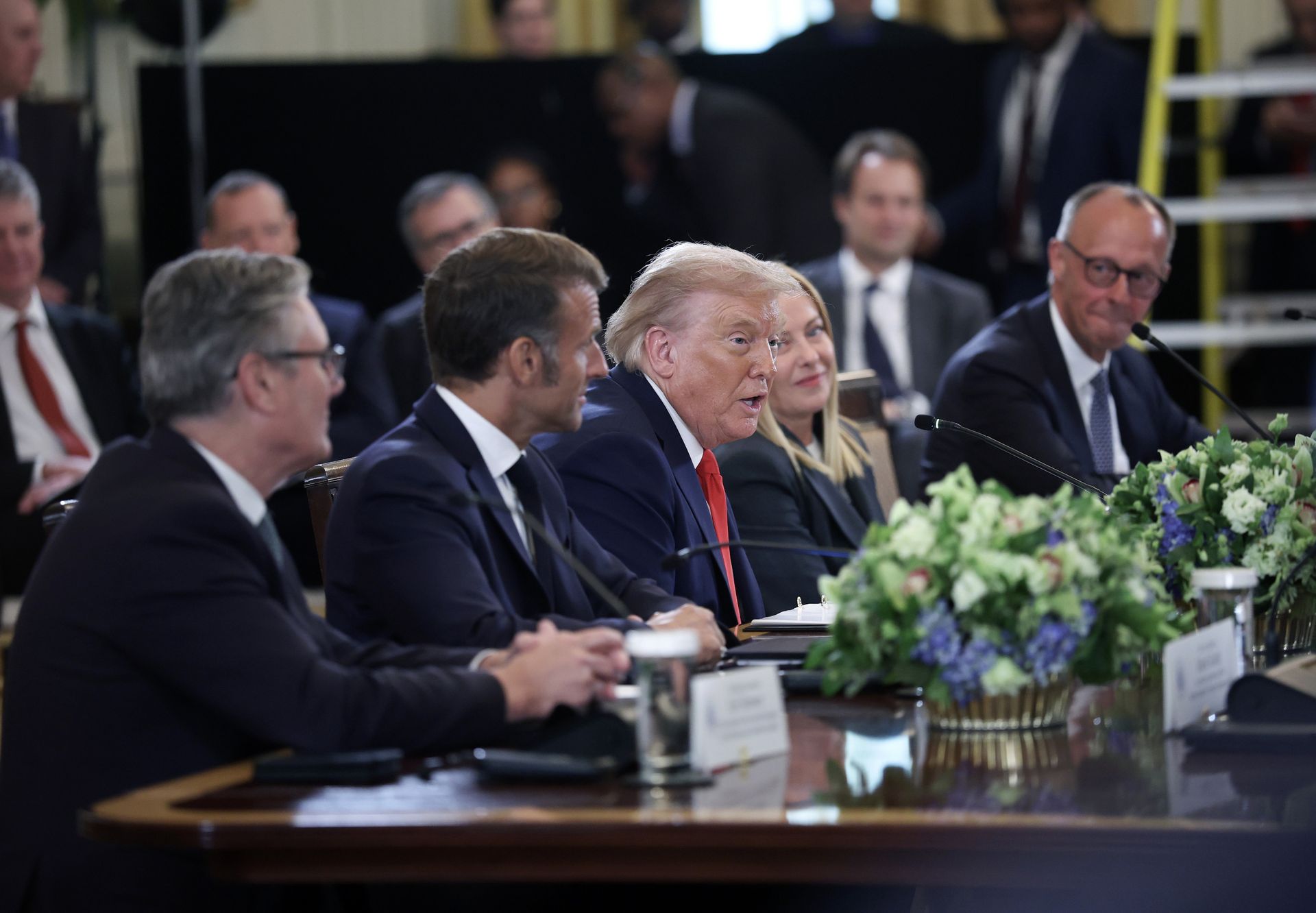 Luźna atmosfera w Białym Domu. Trump pochwalił opaleniznę Merza