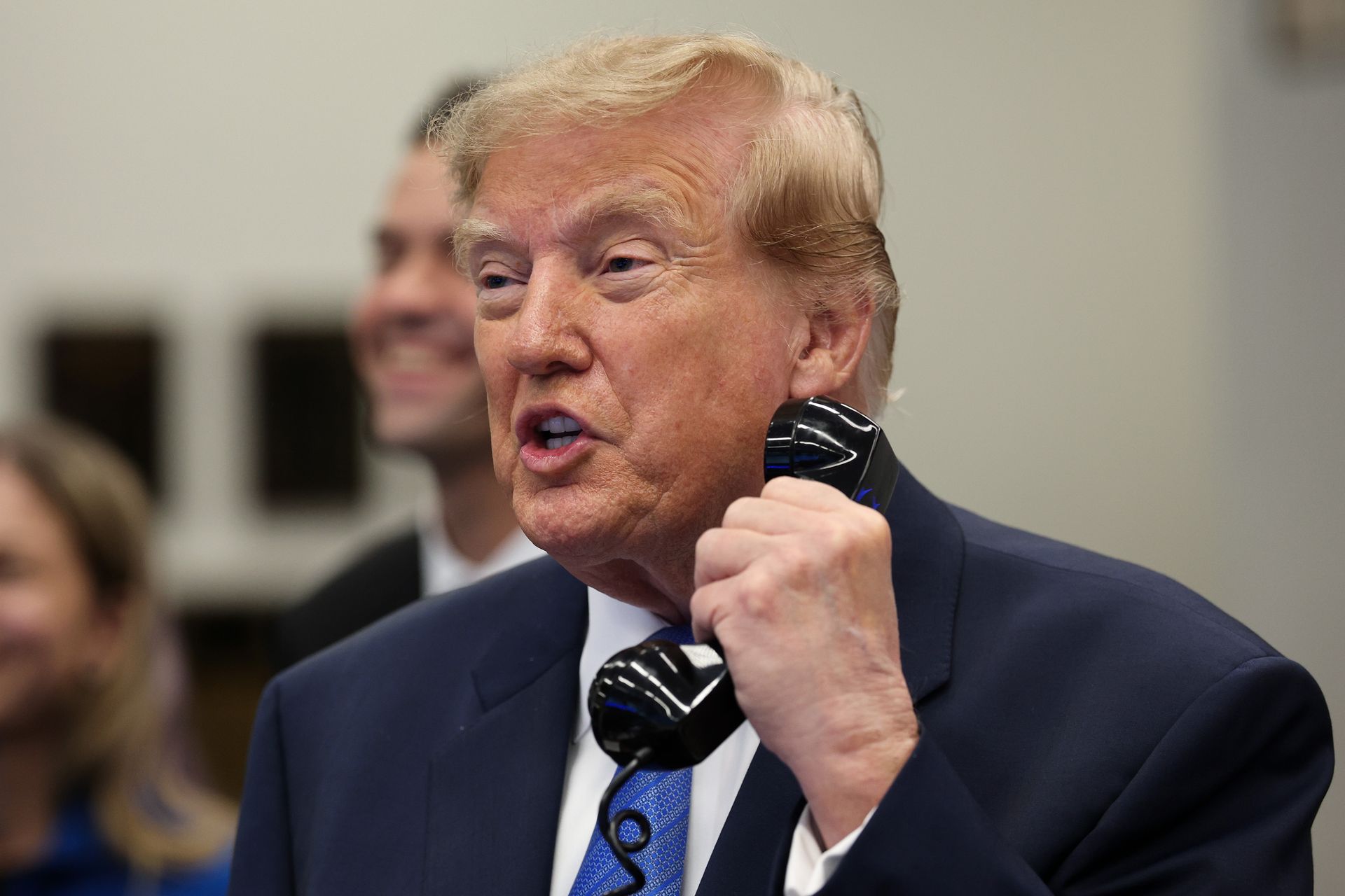 Trump zapowiada kolejny cios w Iran. "Uderzymy ich mocno"