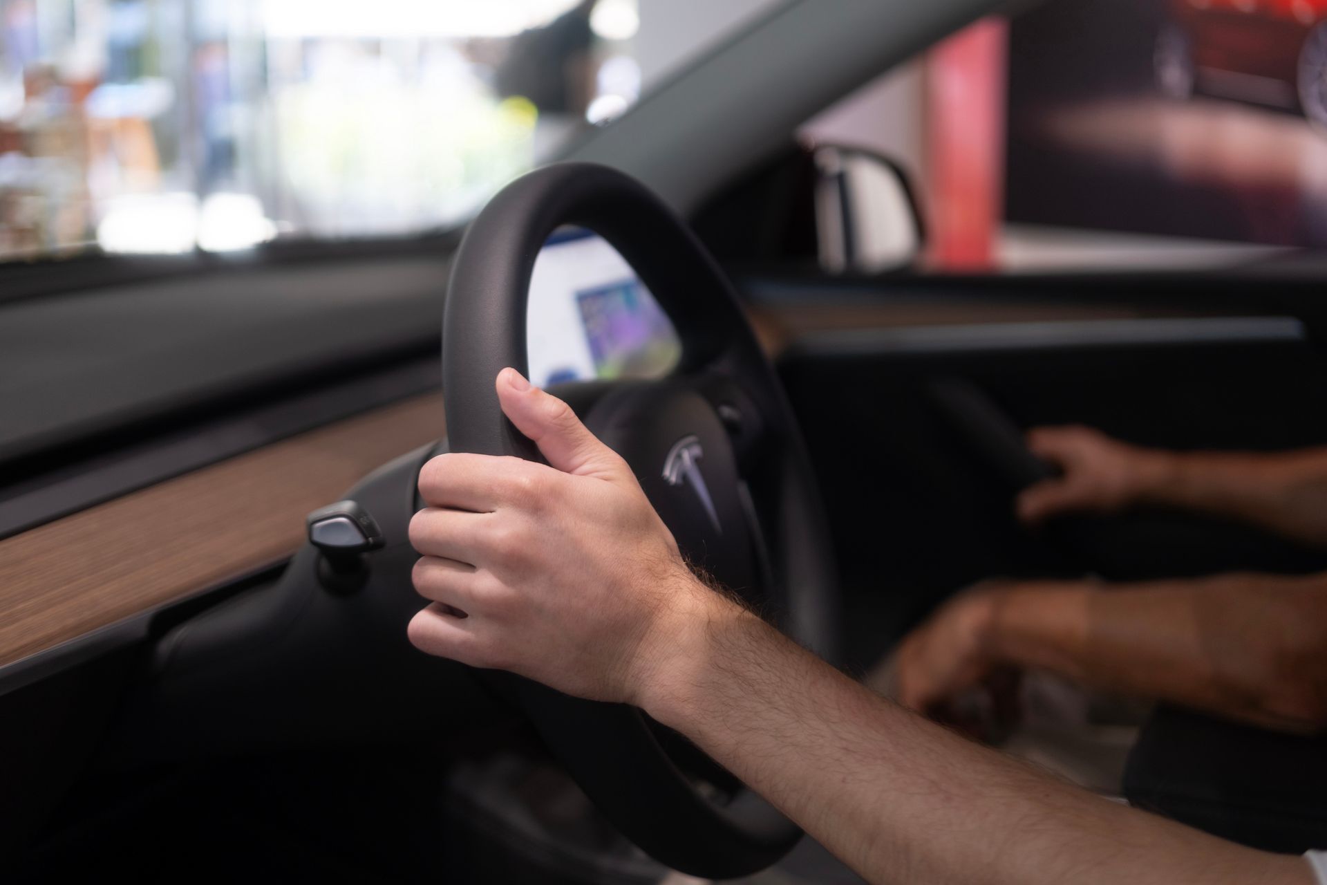 Analityk pozwał Teslę. Twierdzi, iż jego auto zostało celowo "popsute"