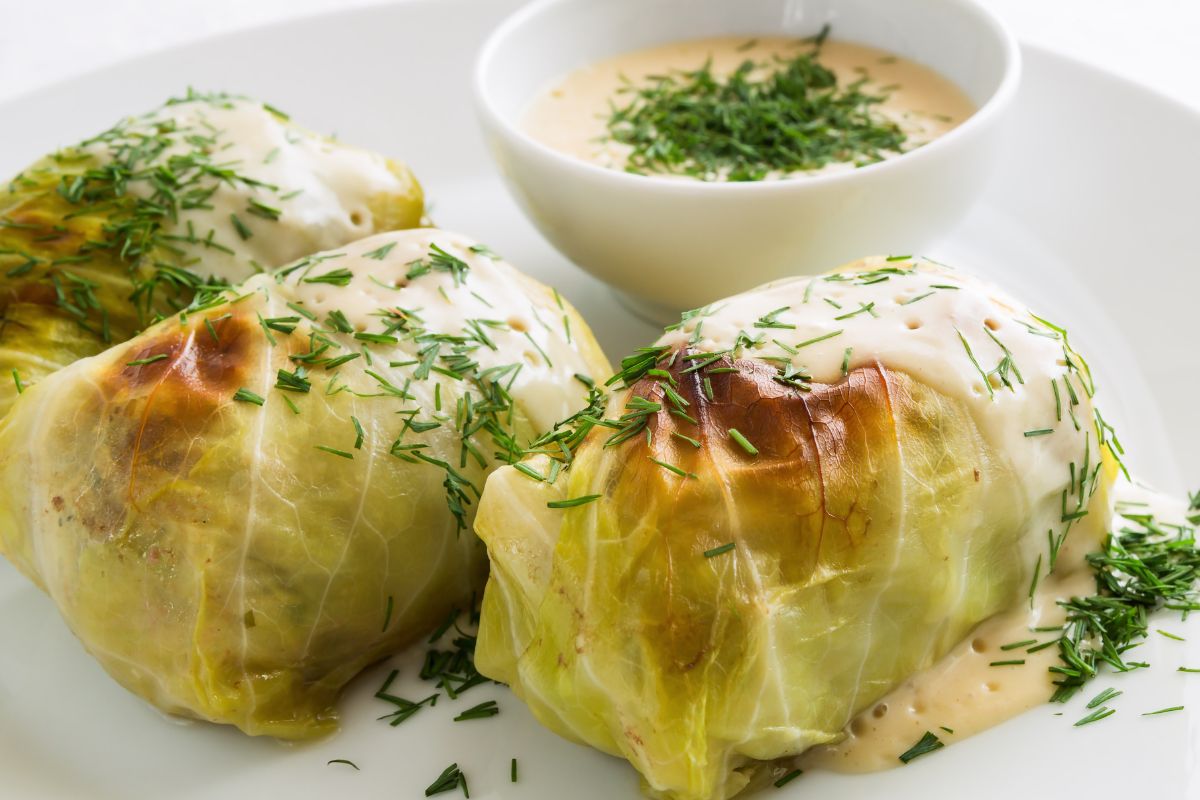 Gołąbki serwuję w białym sosie. Wielu się dziwi, a potem prosi o przepis