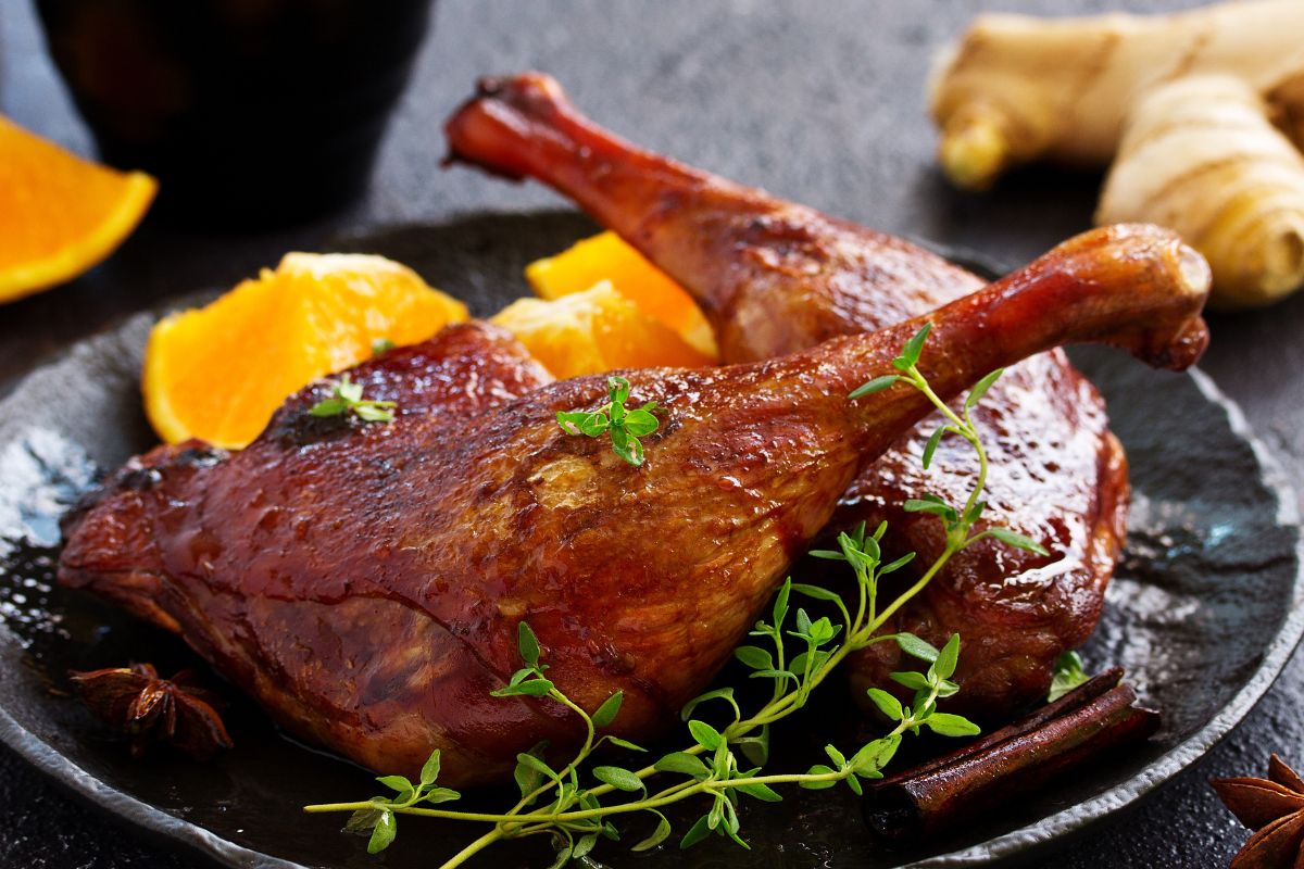 Jak przyprawić gęś? To najważniejsze składniki, aby była pyszna po upieczeniu