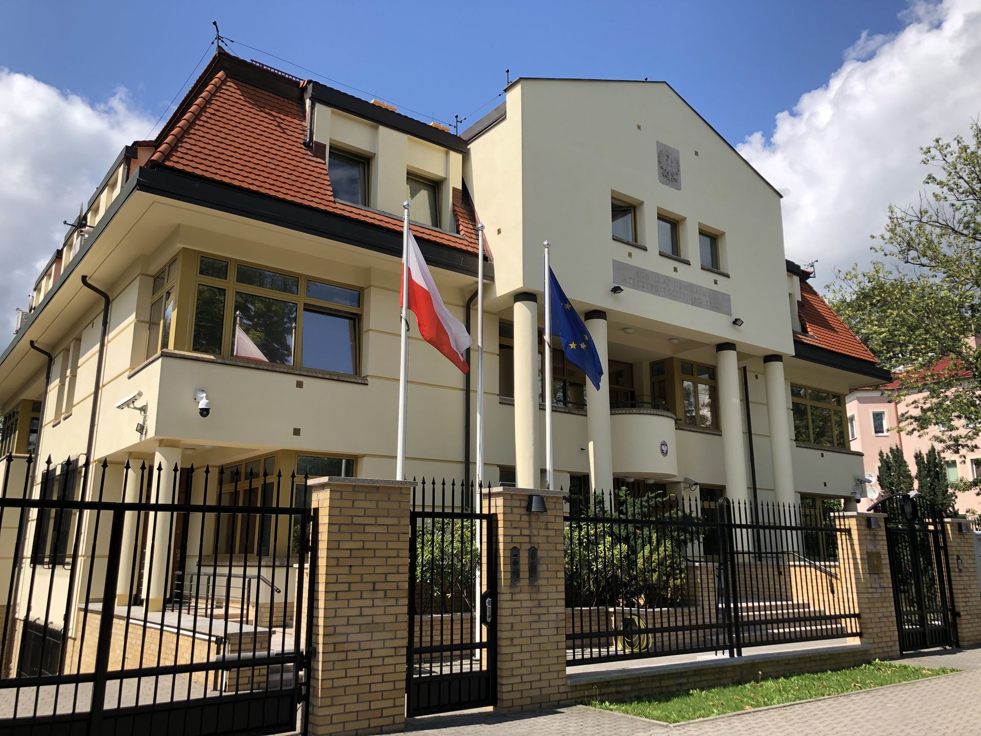 Konsulat Polski w Rosji zamknięty. Ambasador mówi o "smutnym losie"