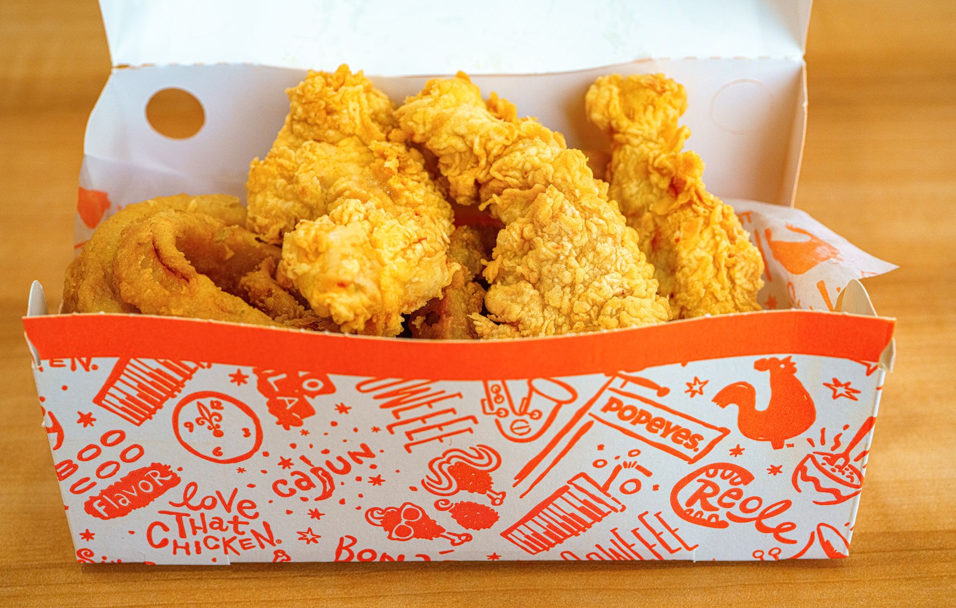 Rywal KFC debiutuje w kolejnym mieście. Ma już 27 lokali